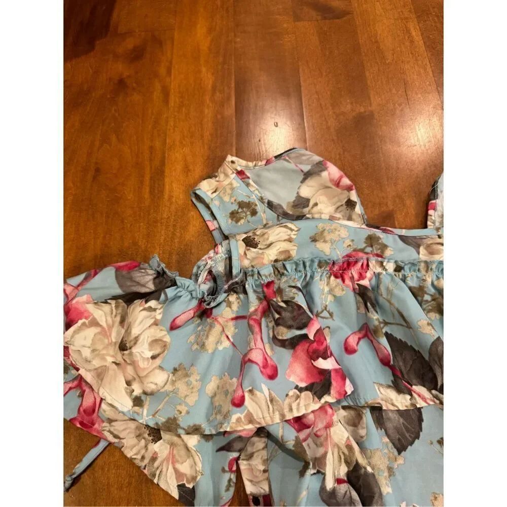 Woman’s Easel floral spring romper size large - Picture 2 of 4